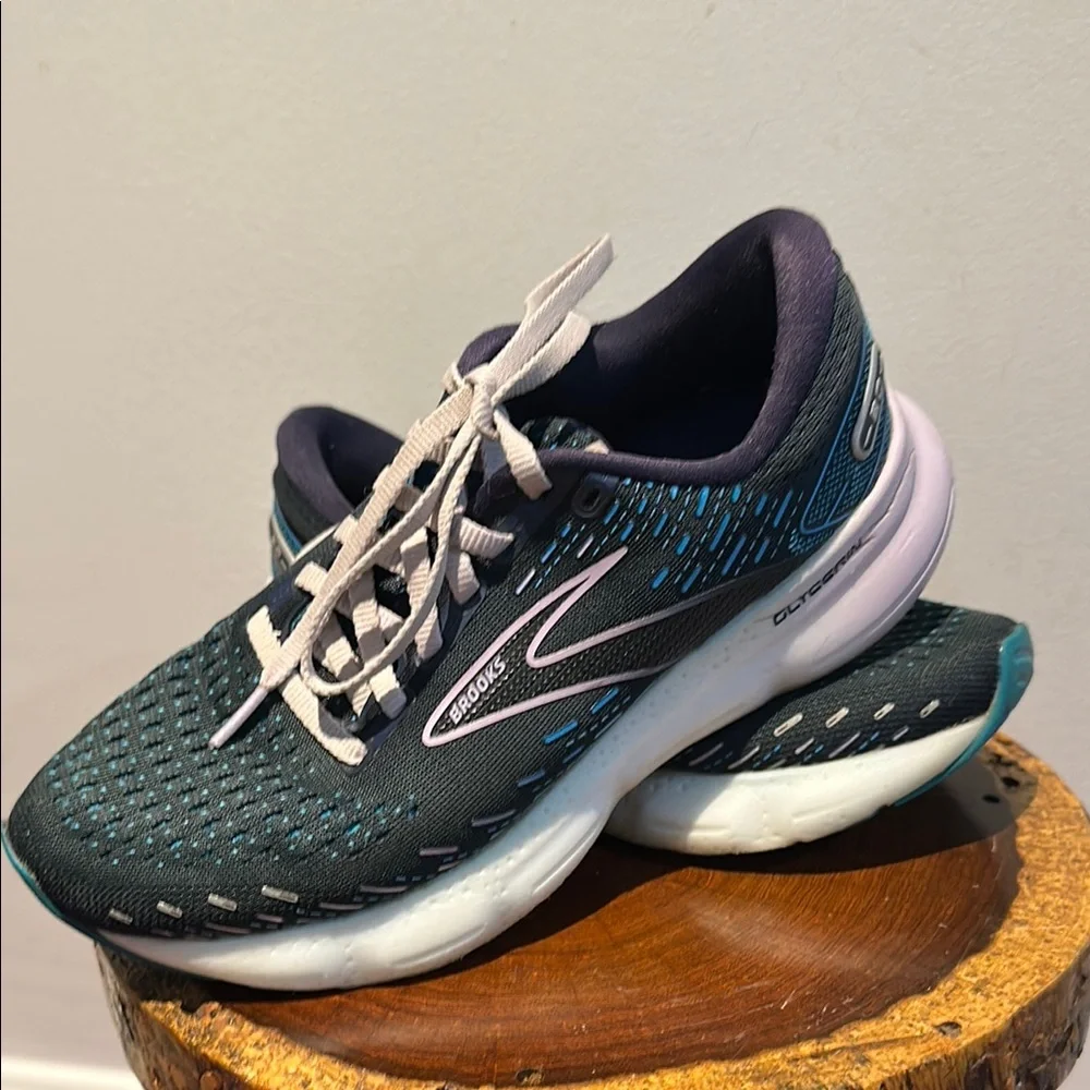 Brooks Purple and Blue Athletic Running Shoes Glycerin Women 8 EUC